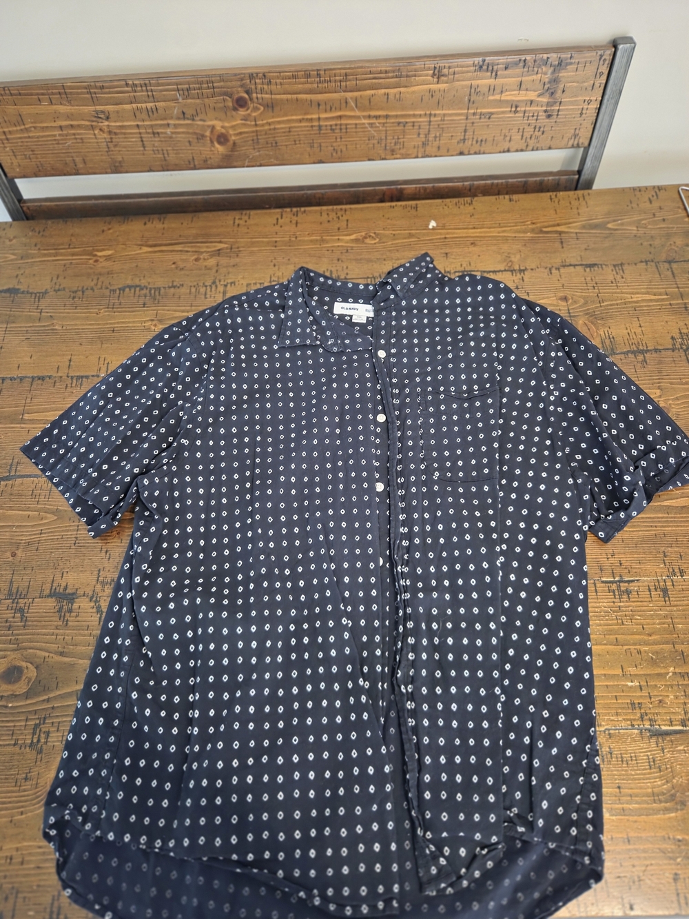 Old Navy Navy Short-Sleeve Button-Down with White Dot Print